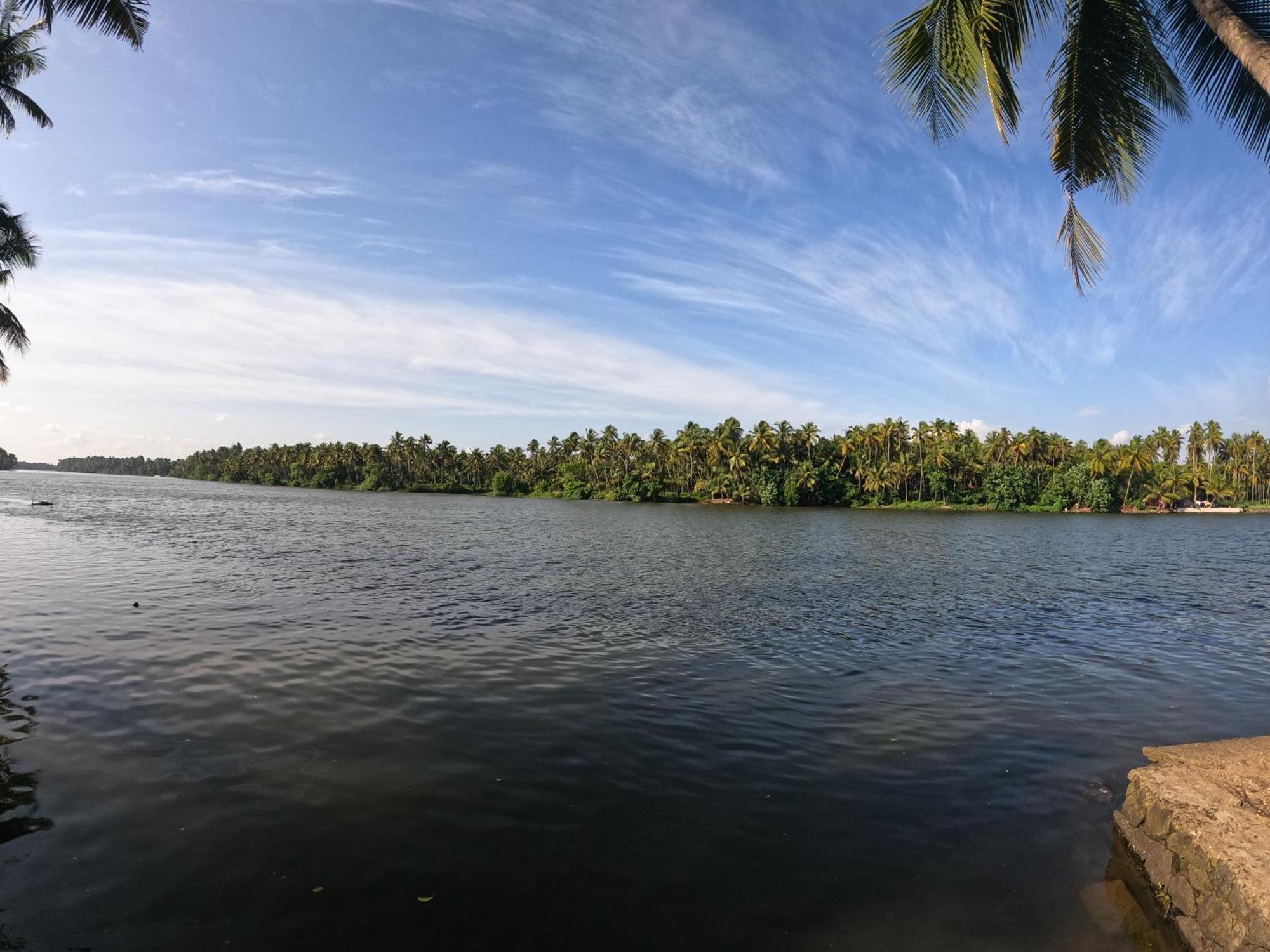 Ambili Riverfront Villa With Party Hall Irimbranallur 外观 照片